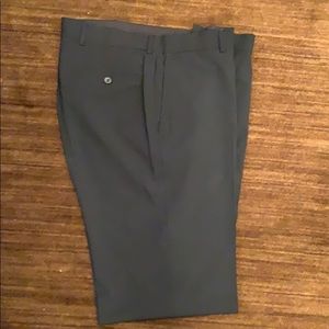 Men’s Hugo Boss dress pants 100% wool size35x33